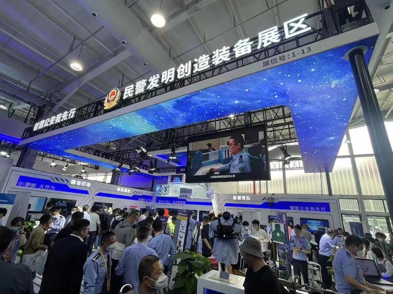 В Пекине открылась международная выставка полицейского снаряжения