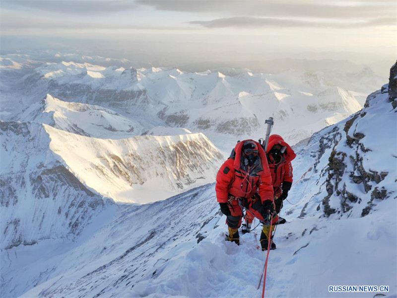 Китайская экспедиционная группа достигла высочайшей вершины мира для научных исследований