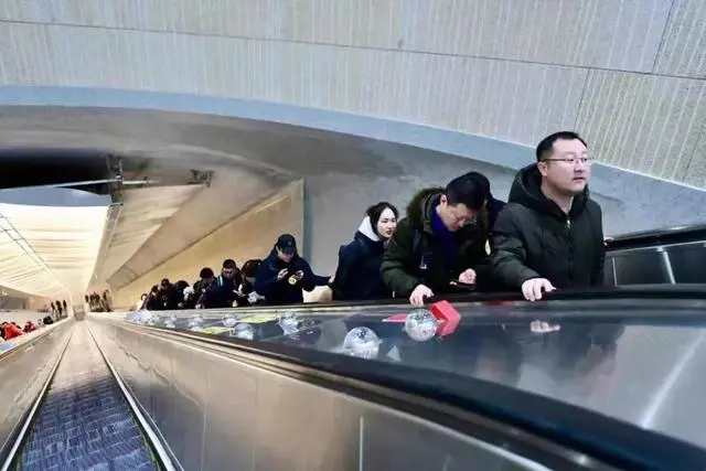 Станция Бадалин – самая глубокая подземная ж/д станция в Китае
