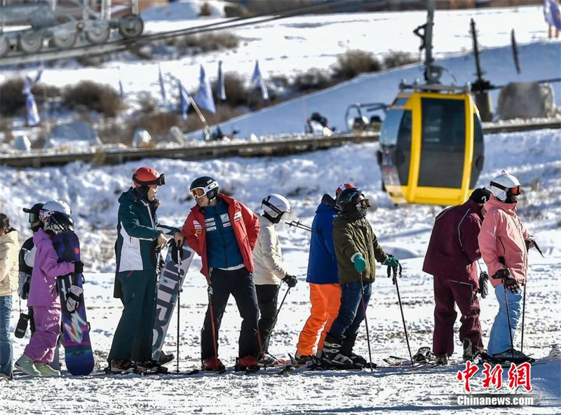 В Урумчи открыли лыжный сезон