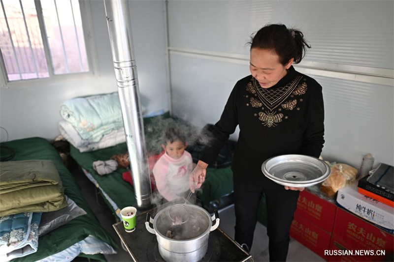 9551 человек в пострадавших от землетрясения районах в пров. Цинхай поселили в модульные здания