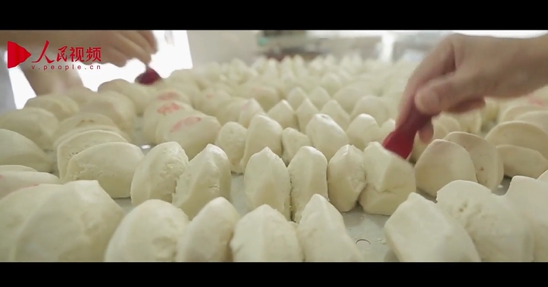 Сычуаньское лакомство – сладкие паровые булочки Баонин