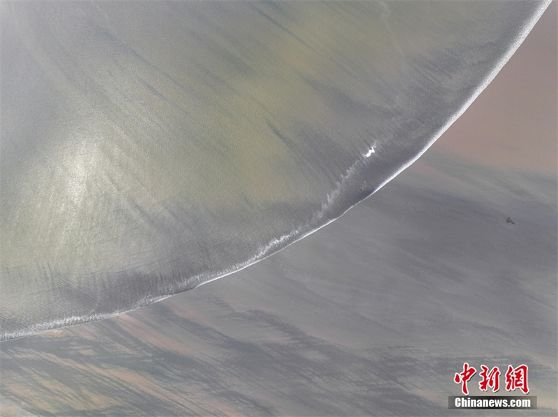 Уникальный прилив на реке Цяньтан в провинции Чжэцзян