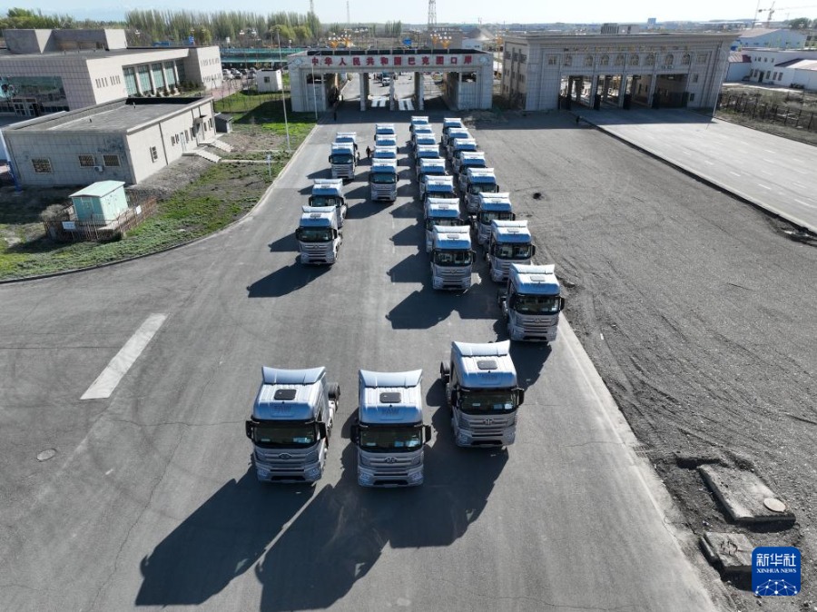 В городе Тачэн Синьцзяна на китайско-казахстанской границе заявили о росте торговли