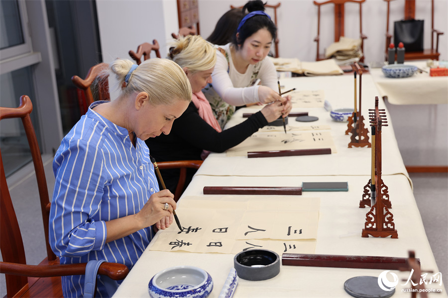Китайский культурный центр в Белграде знакомит всех желающих с культурой Китая