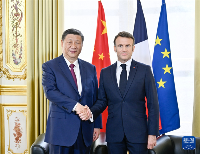 Си Цзиньпин и Э. Макрон провели переговоры в Париже