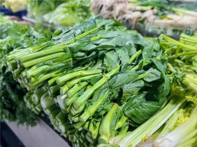 Китайская молодежь наслаждается вкусом весны