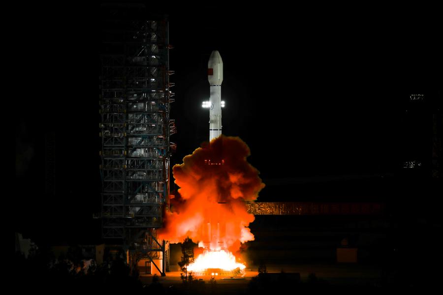 Китай успешно запустил новый ретрансляционный спутник