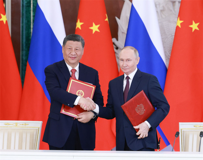 Си Цзиньпин и В. Путин подписали совместное заявление РФ и КНР об углублении отношений всеобъемлющего партнерства и стратегического взаимодействия, вступающих в новую эпоху