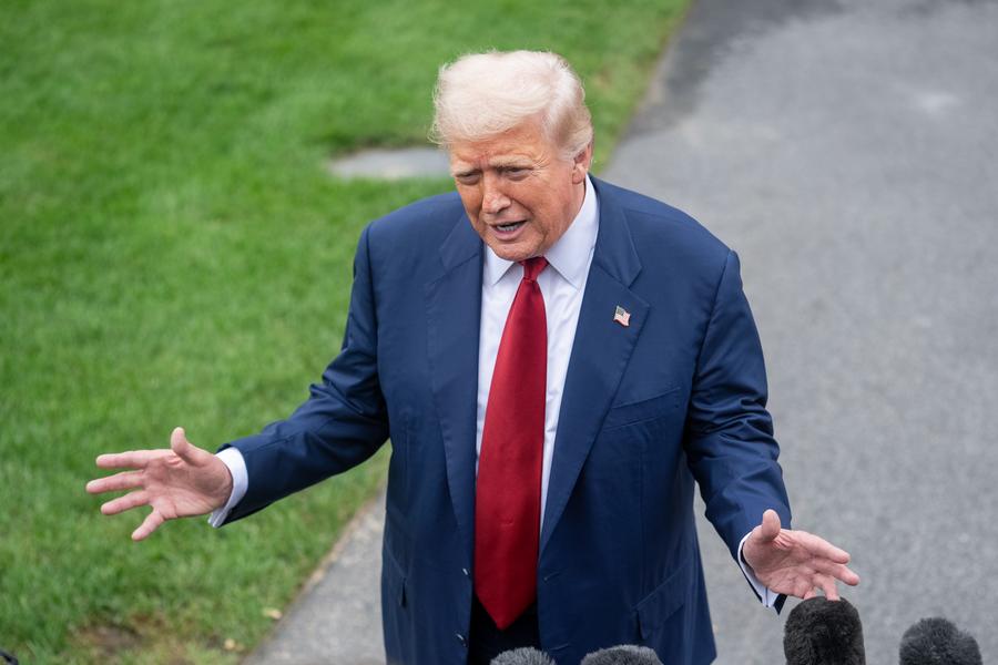 1 августа, Вашингтон. Президент США Дональд Трамп выступает перед прессой в Белом доме. /Фото: Синьхуа/