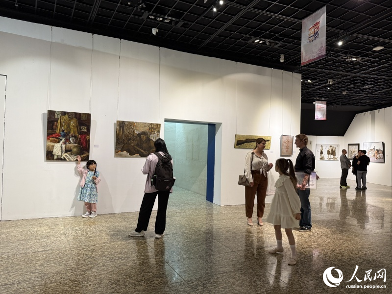 В Пекине открылась Выставка молодых художников России и Китая в честь 80-летия Победы в Мировой антифашистской войне