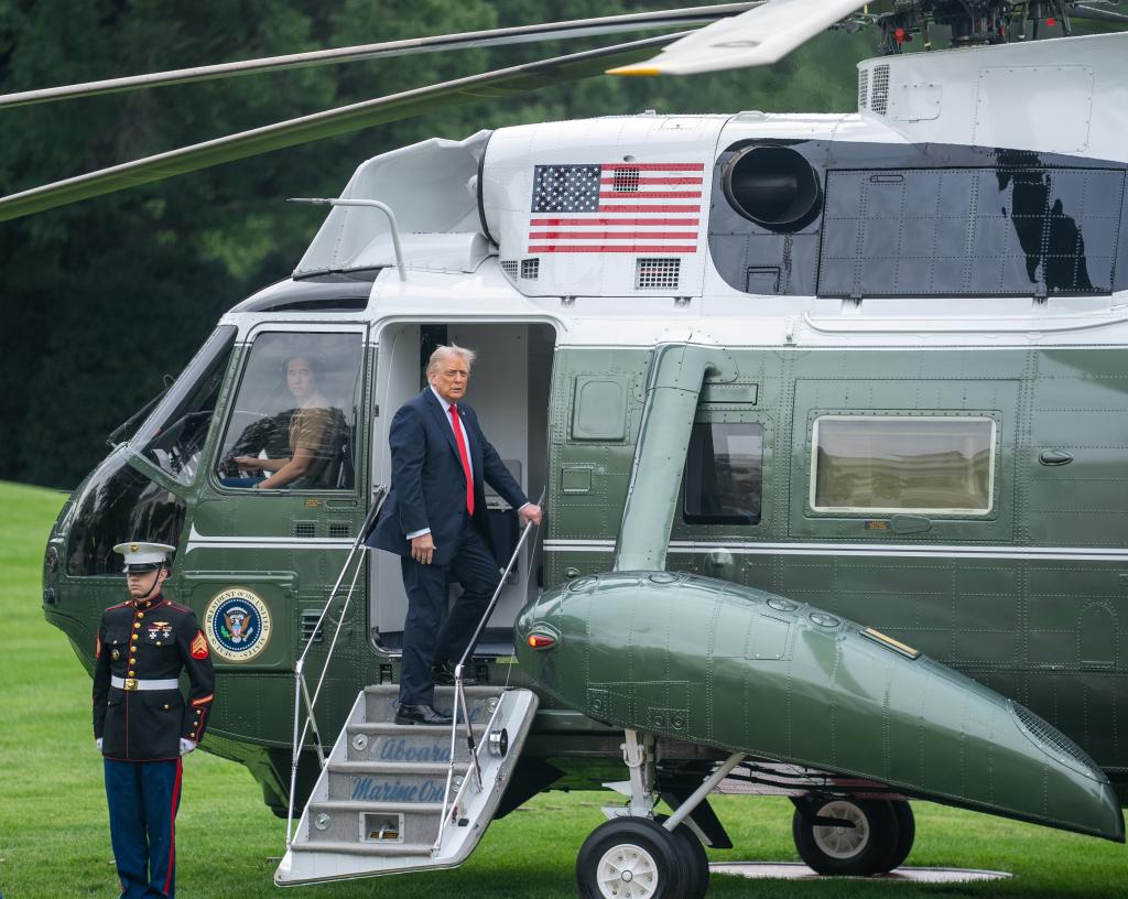 Д. Трамп прибыл в Великобританию с государственным визитом на фоне протестов