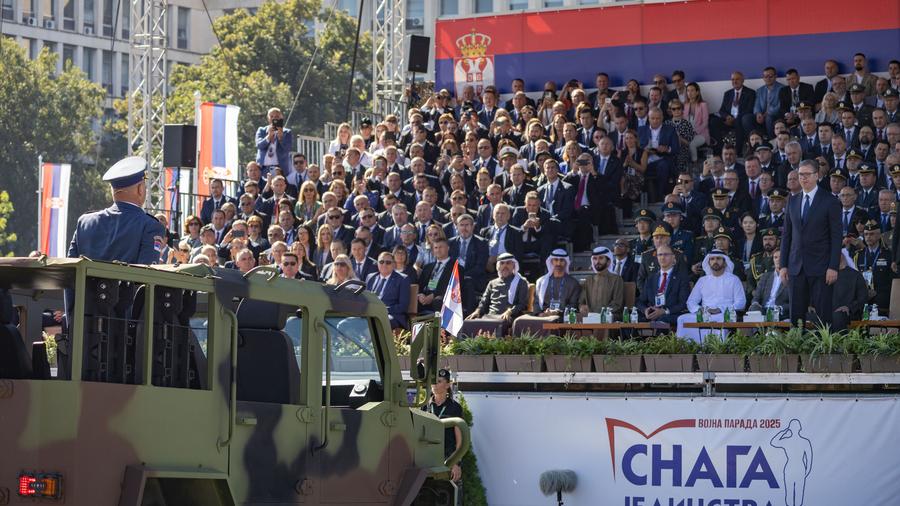 В Сербии прошел военный парад