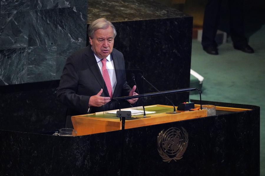 22 сентября, Нью-Йорк. Генеральный секретарь ООН Антониу Гутерриш выступает на специальной сессии Генеральной Ассамблеи ООН, посвященной 80-летию со дня основания всемирной организации. /Фото: Синьхуа/
