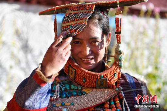 В сицзанском уезде Буранг сохранился традиционный наряд с тысячелетней историей