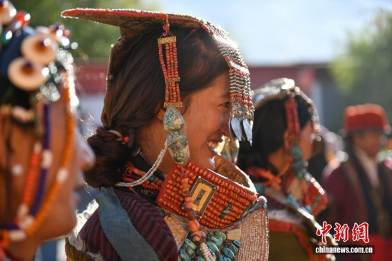 В сицзанском уезде Буранг сохранился традиционный наряд с тысячелетней историей