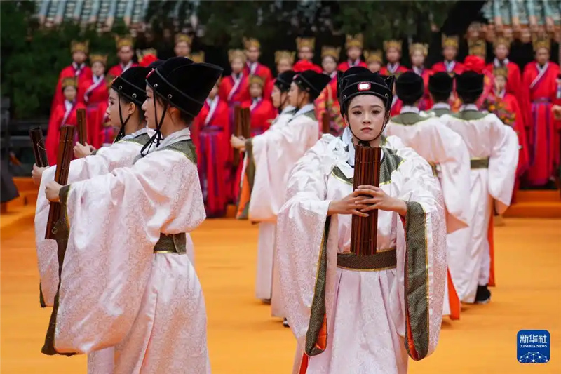 В Китае отметили 2 576-ю годовщину со дня рождения Конфуция