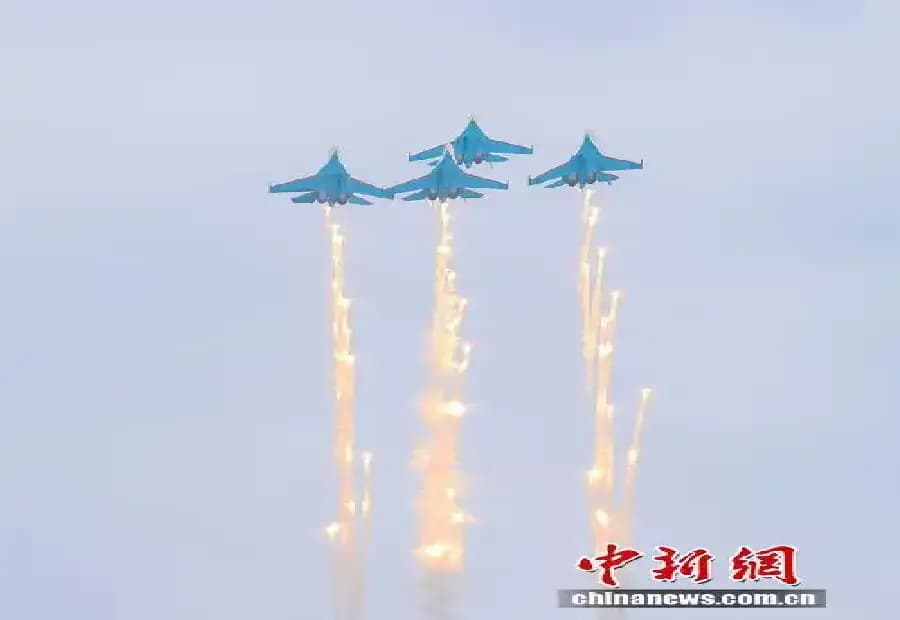 "Русские Витязи" выступили на авиашоу в китайском городе Наньчан