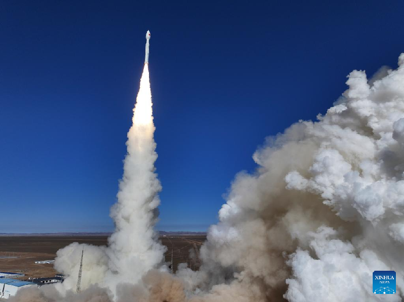 Китай запустил ракету-носитель