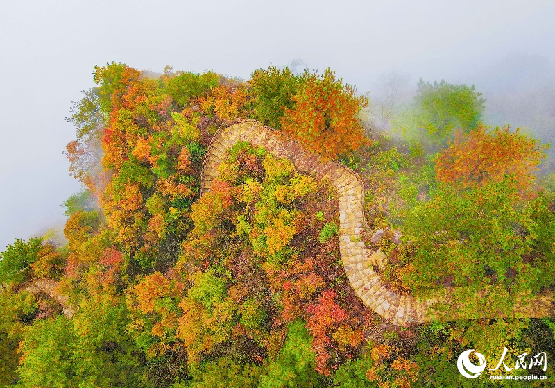 Сказочный осенний пейзаж в уезде Юэси провинции Аньхой