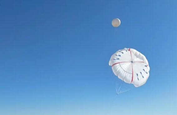 На севере Китая успешно испытали высотный парашютный ветрогенератор площадью 5000 кв. м