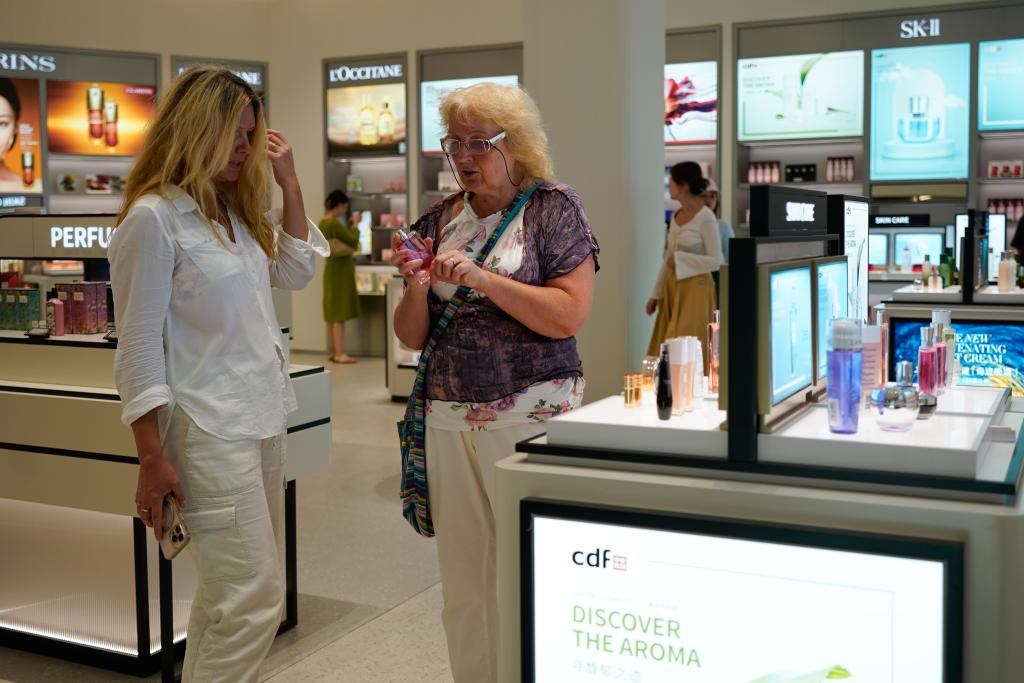 Шопинг в Китае: Китай оптимизирует политику беспошлинной торговли для стимулирования потребления