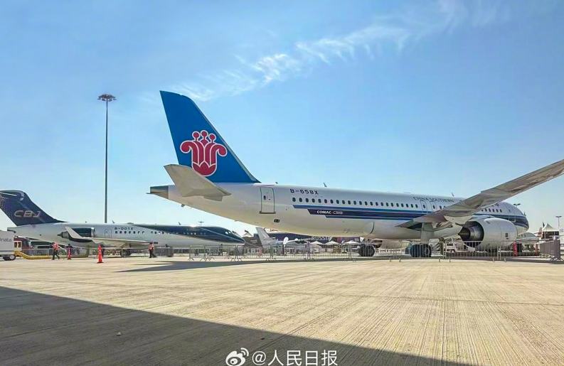 Китайские самолеты C919 и C909 представили на авиасалоне в Дубае