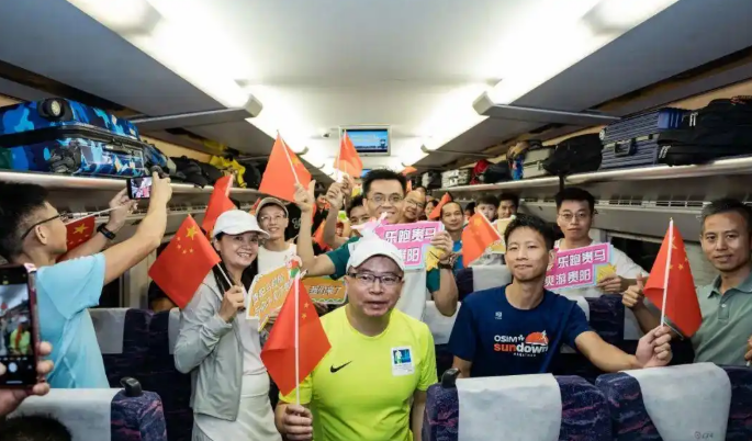 Китайские железные дороги запускают дополнительные поезда специально для любителей концертов и спортивных болельщиков