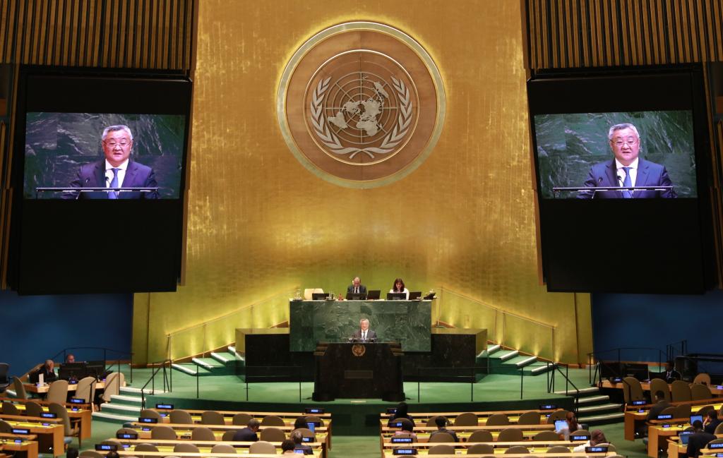 Япония "совершенно не отвечает требованиям" к постоянным членам Совета Безопасности ООН -- постпред Китая