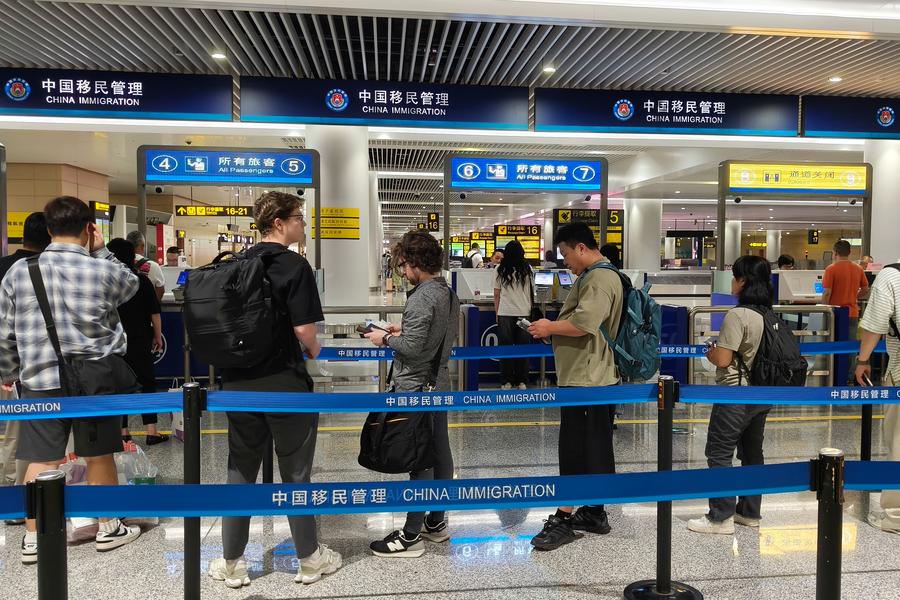 Возобновлено прямое авиасообщение между китайским городом Чунцин и Москвой