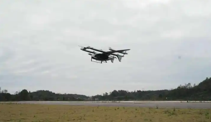 Горная китайская провинция Гуйчжоу запускает первый регулярный низковысотный дроновый маршрут для логистики