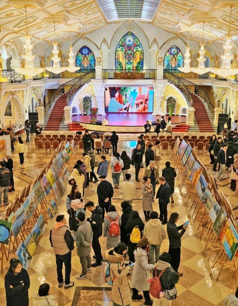 В Харбине завершилась 1-я Китайско-российская выставка художественных произведений 2025 года в районе Сянфан