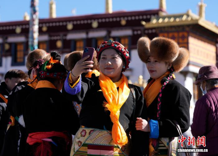 Жительницы Лхасы отметили «праздник небесной матери»