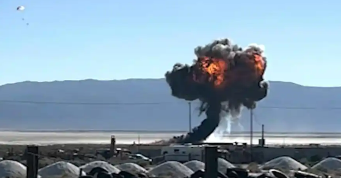 Истребитель F-16C разбился в Калифорнии во время тренировочного полета