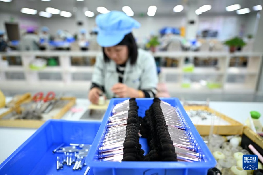 Китайская «столица кистей для макияжа» построила многомиллиардную индустрию красоты