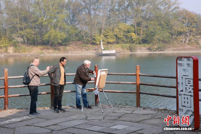 Чжэцзянский курортный район «Гуянь Хуасян» привлекает зарубежных художников для реализации творческих проектов