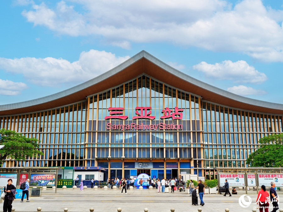 Тематические туристические поезда «Саньлэ» в Санья отмечают год успешной работы