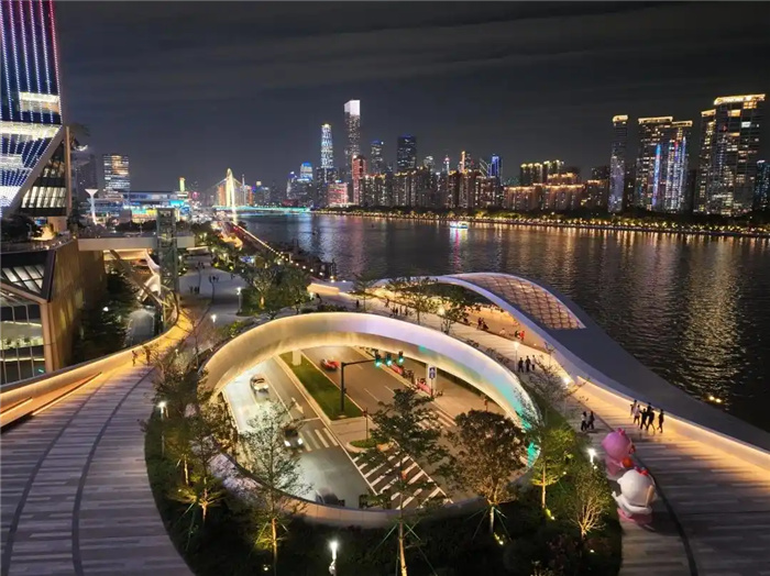 Пешеходный комплекс вдоль реки Чжуцзян открыт в Гуанчжоу