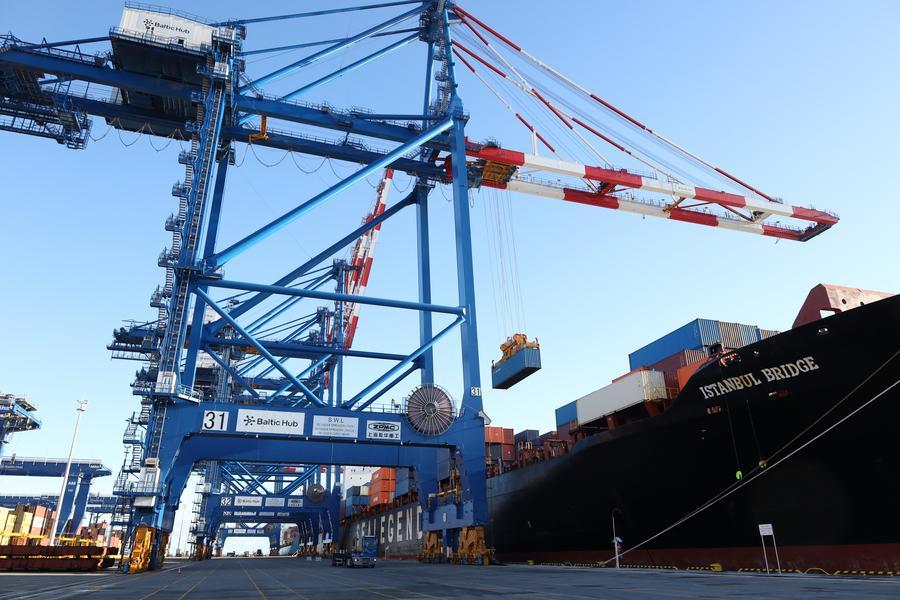 В порт Нинбо-Чжоушань вернулось первое грузовое судно, курсирующее по китайско-европейскому арктическому контейнерному экспресс-маршруту