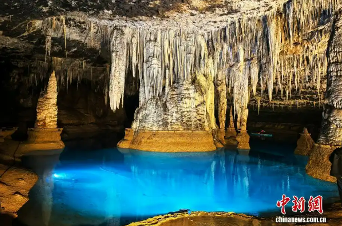 Необыкновенная пещера в китайском городе Эньши провинции Хубэй