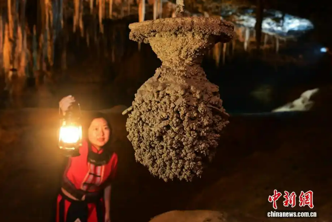 Необыкновенная пещера в китайском городе Эньши провинции Хубэй