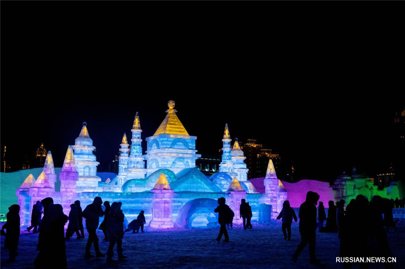 В Маньчжоули открылся 22-й Китайско-российско-монгольский международный фестиваль льда и снега