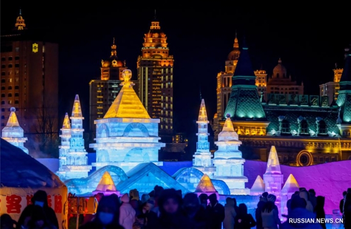 В Маньчжоули открылся 22-й Китайско-российско-монгольский международный фестиваль льда и снега