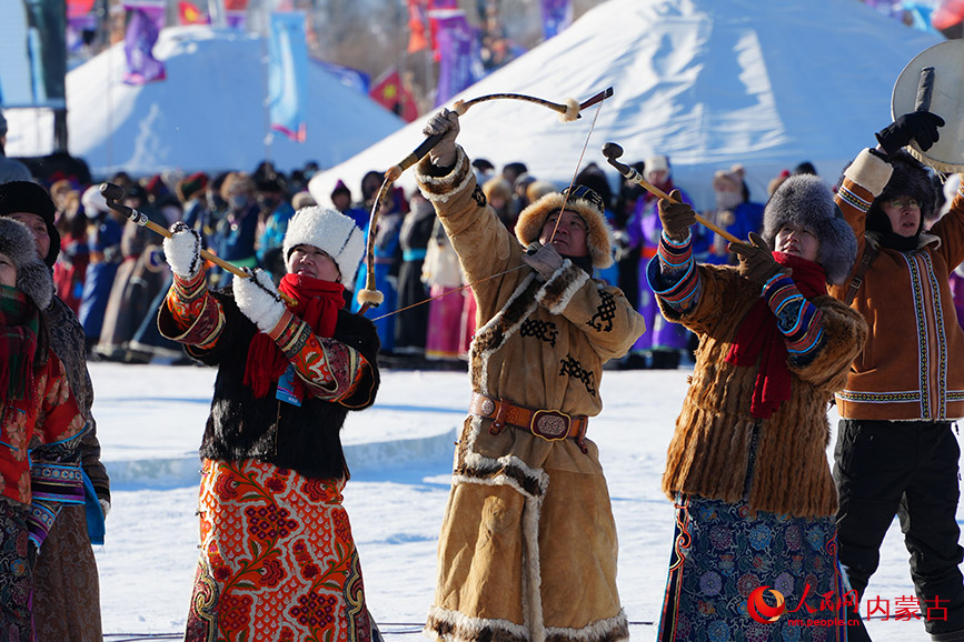 Во Внутренней Монголии отмечают традиционный Фестиваль «Зимний надам»