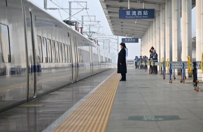 «Беспосадочные» высокоскоростные поезда способствуют развитию логистики в юго-западных регионах Китая