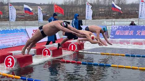 В Китае завершилось 7-е взаимовизитное открытое соревнование по зимнему плаванию между Китаем /Дуннин/ и Россией /Владивосток/ в рамках зимней суперлиги