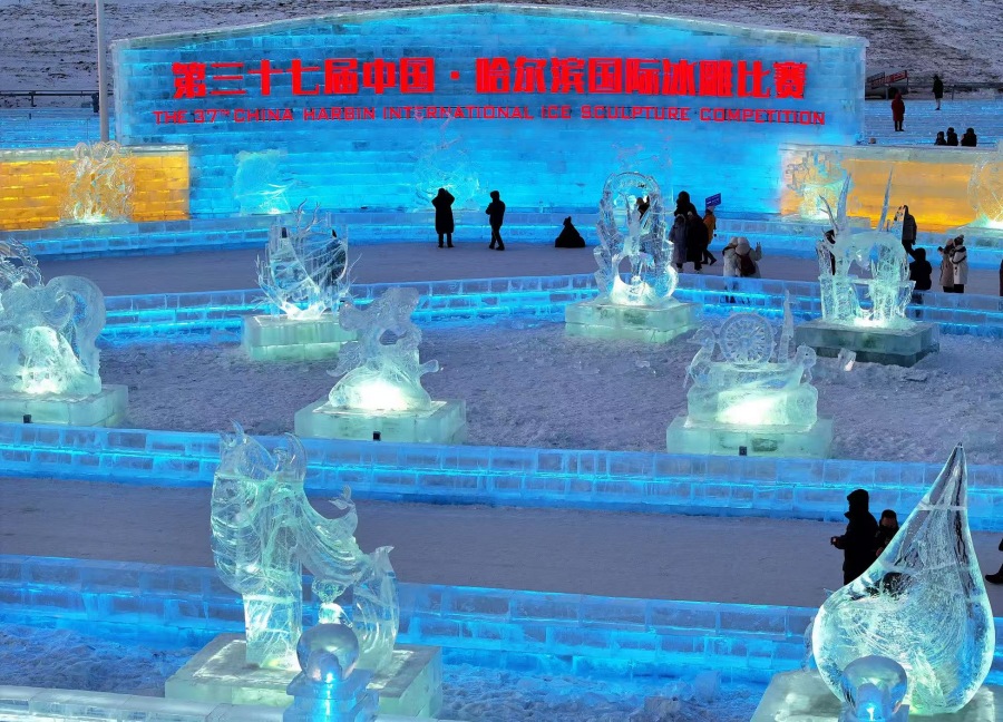 Российские мастера выиграли в международном конкурсе ледовых скульптур в Харбине