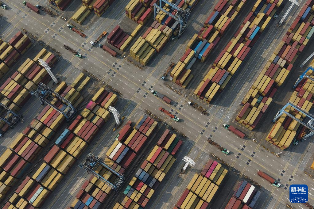 Порт Нинбо-Чжоушань стал первым в мире портом с годовым грузооборотом более 1,4 млрд тонн