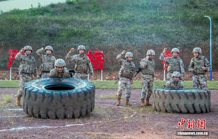 Вооружённая полиция Китая провела тренировочные занятия в Гуанси