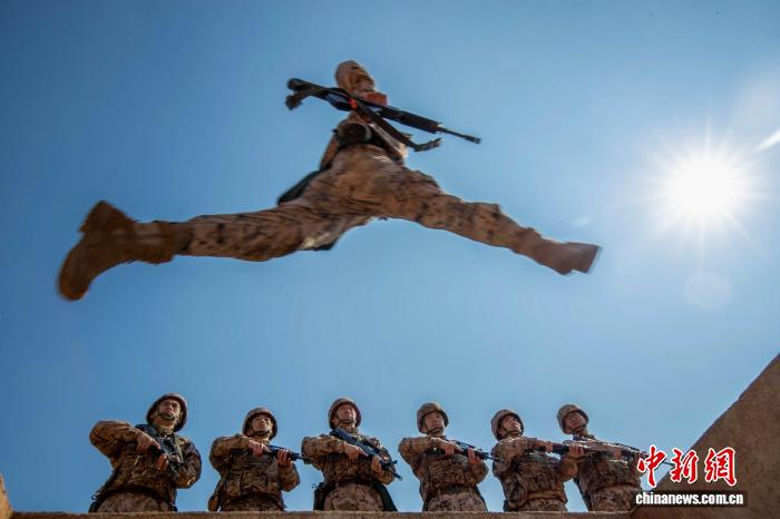 Вооружённая полиция Китая провела тренировочные занятия в Гуанси